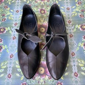 Cydwoq Vintage Collection Bow Tie Maryjanes